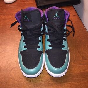 Nike Air Black and Teal Athletic Shoes